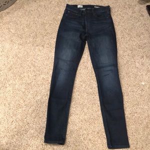 Gap size 28r resolution slim straight jeans